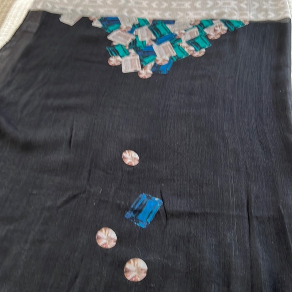 Jewel print shawl, beautiful color mixed with black ground - Picture 10 of 10